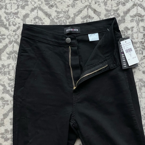 2 for $30 ✨ FASHION NOVA black skinny wash jeans - Picture 2 of 4